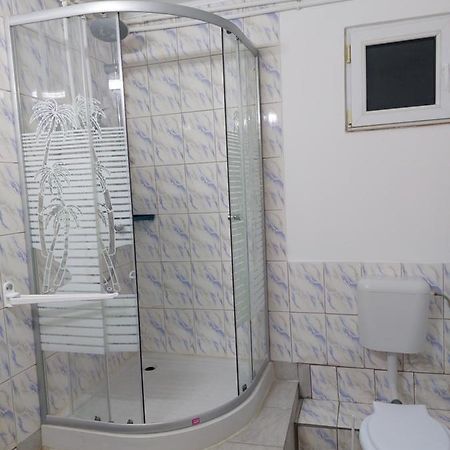 Lotus Hotel Adincata Bagian luar foto