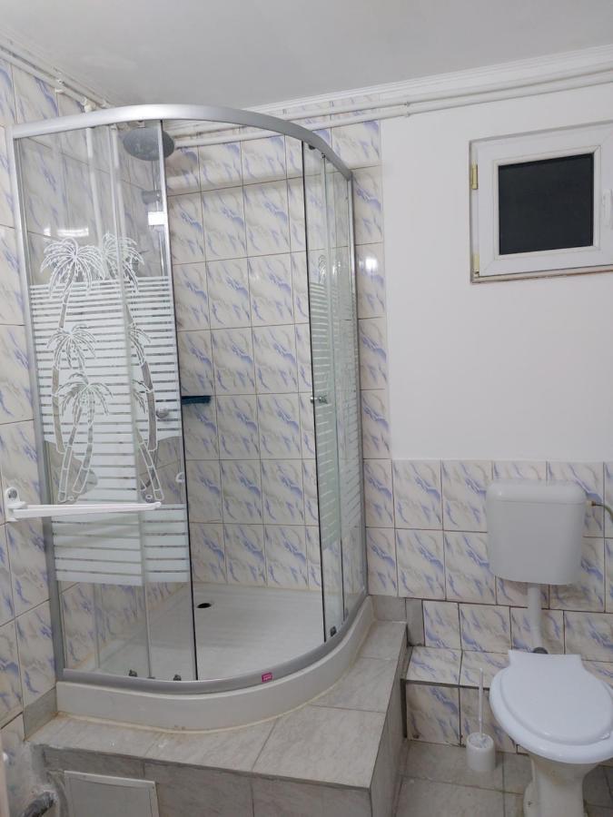 Lotus Hotel Adincata Bagian luar foto